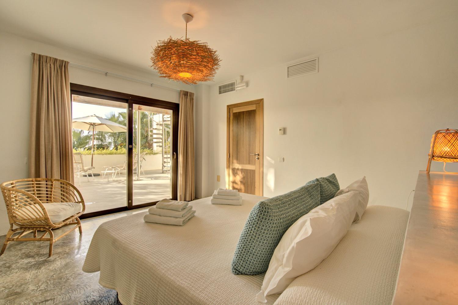 Villa In Cala Salada Sleeps 14 Sant Antoni de Portmany