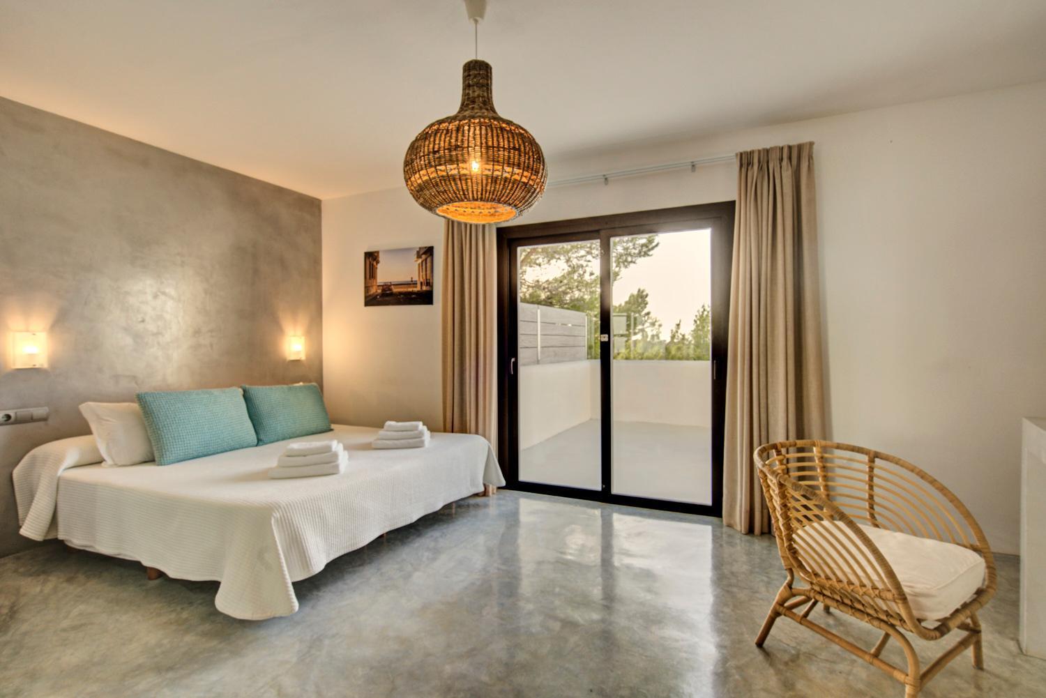 Pousada In Cala Salada Sleeps 14