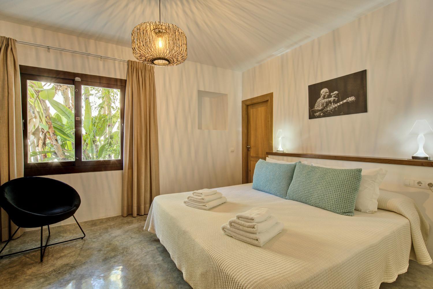 Pousada In Cala Salada Sleeps 14