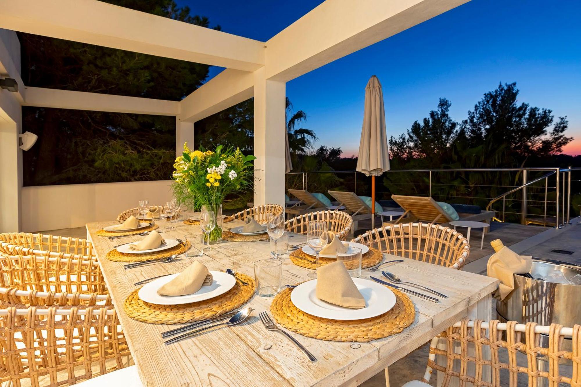 In Cala Salada Sleeps 14 Pousada *