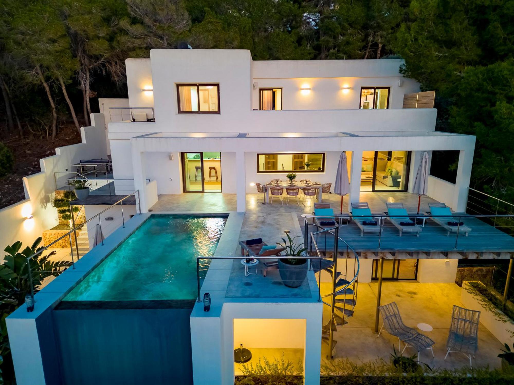 Pousada In Cala Salada Sleeps 14 San Antonio (Ibiza)
