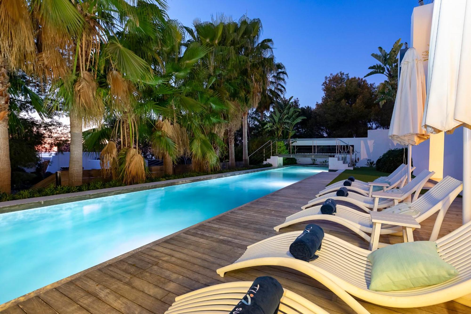In Cala Salada Sleeps 14 Pousada *