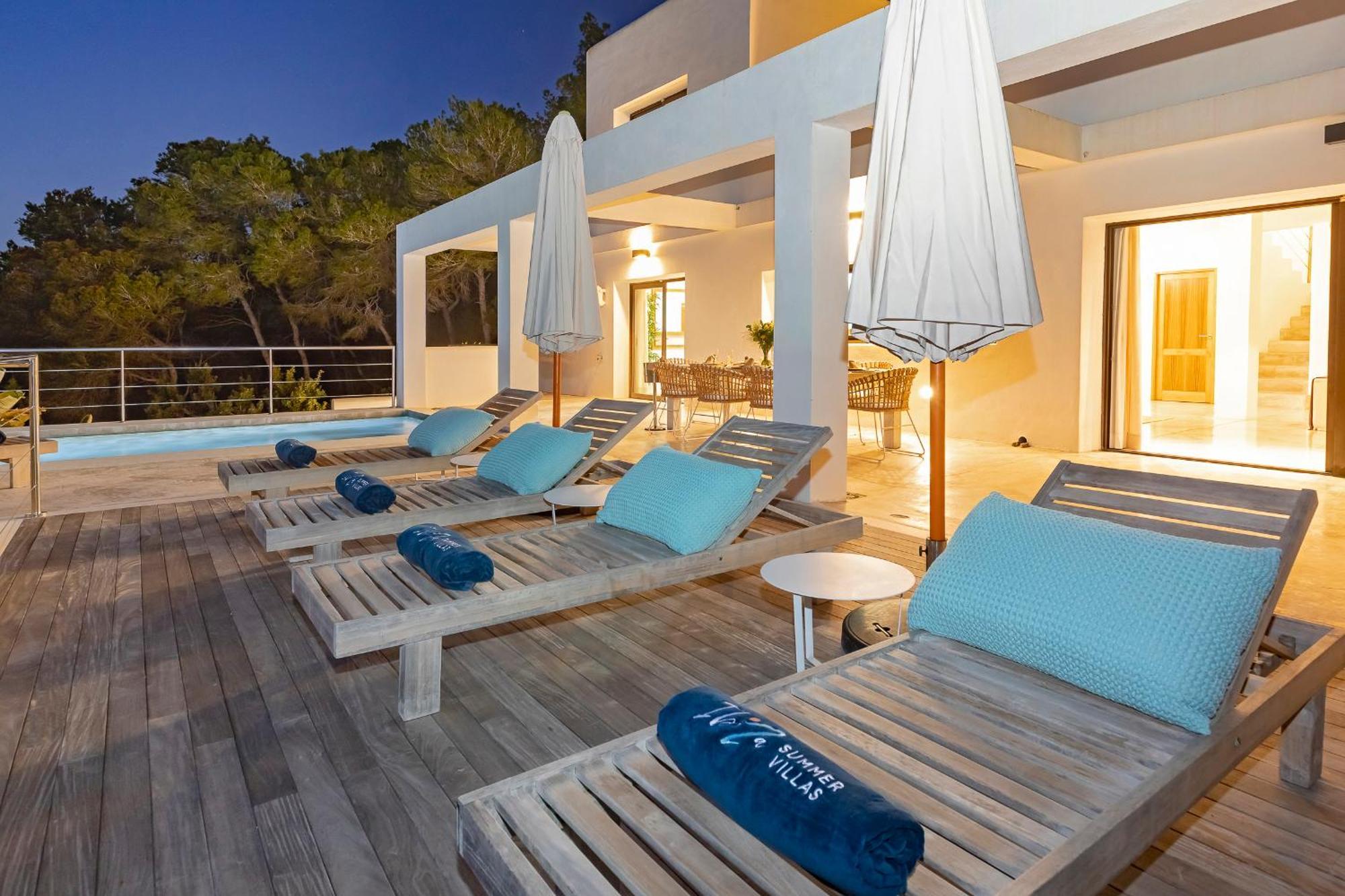 In Cala Salada Sleeps 14 * San Antonio (Ibiza)