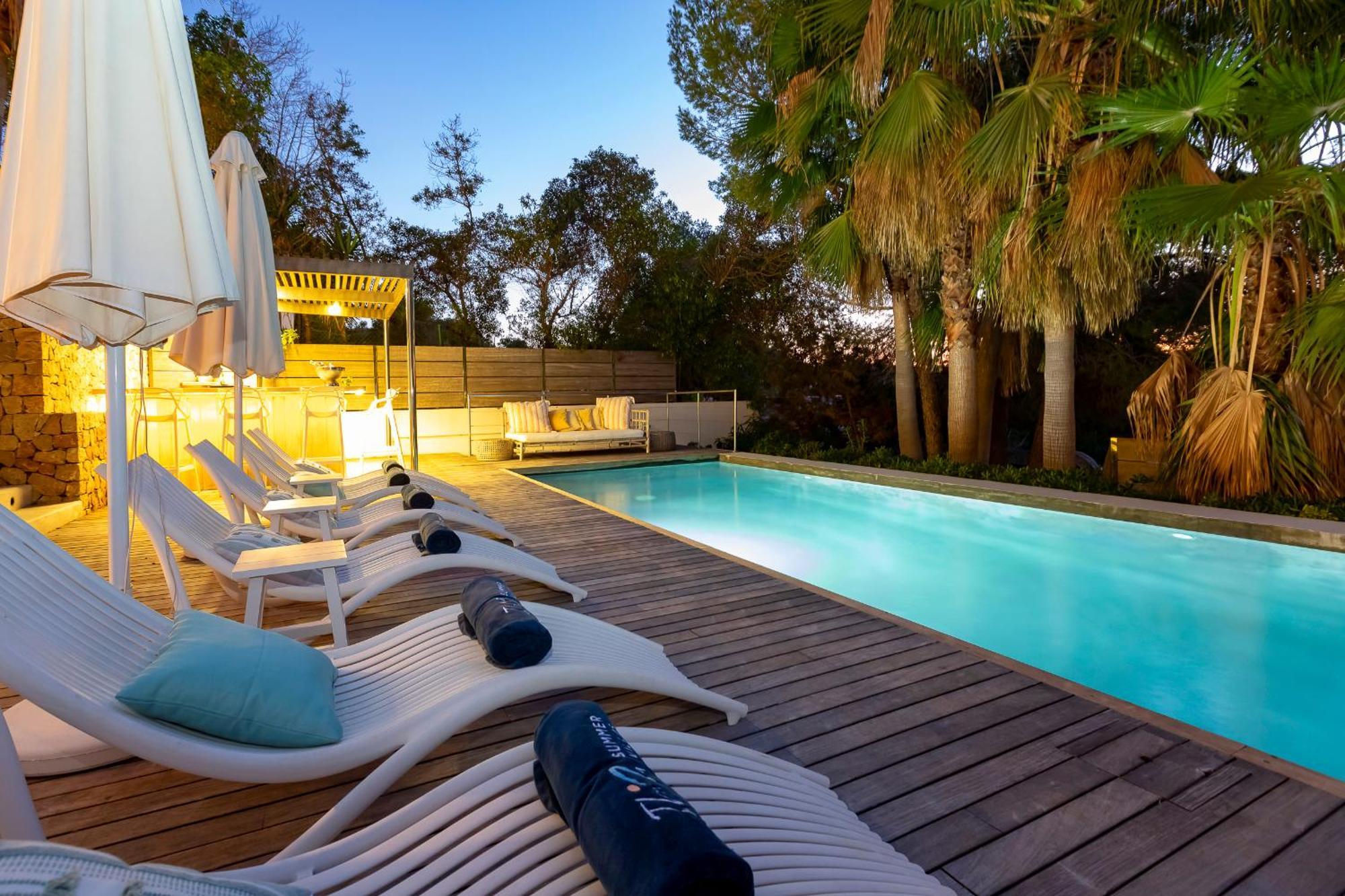 In Cala Salada Sleeps 14 San Antonio (Ibiza)
