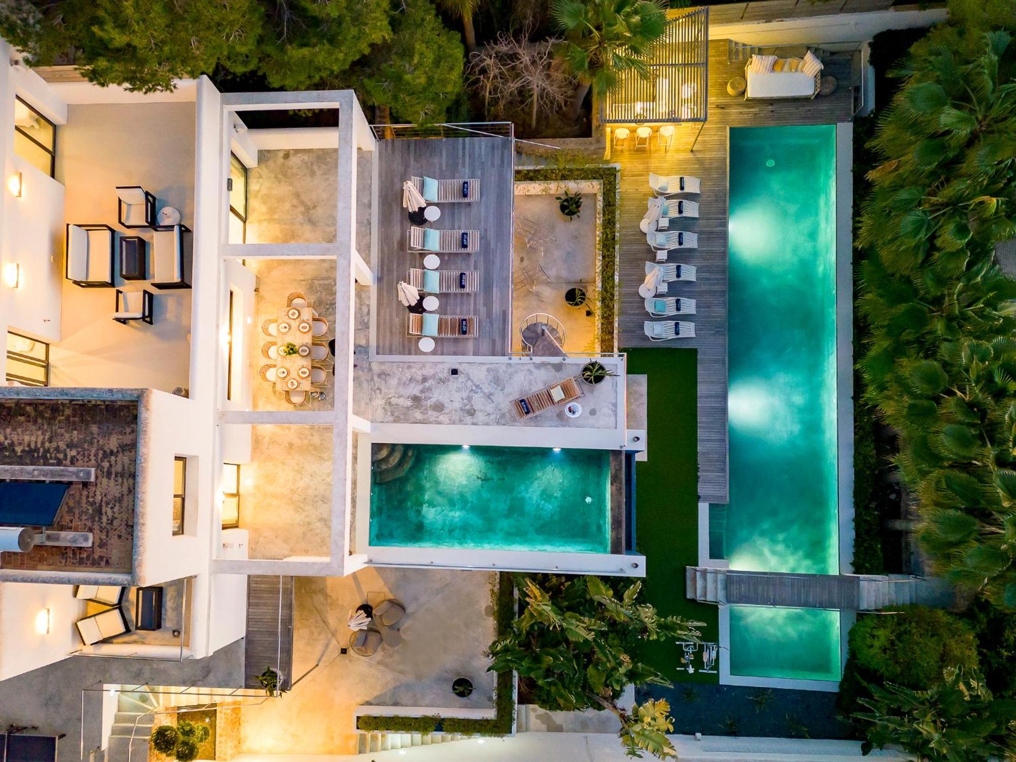 In Cala Salada Sleeps 14 Pousada San Antonio (Ibiza)
