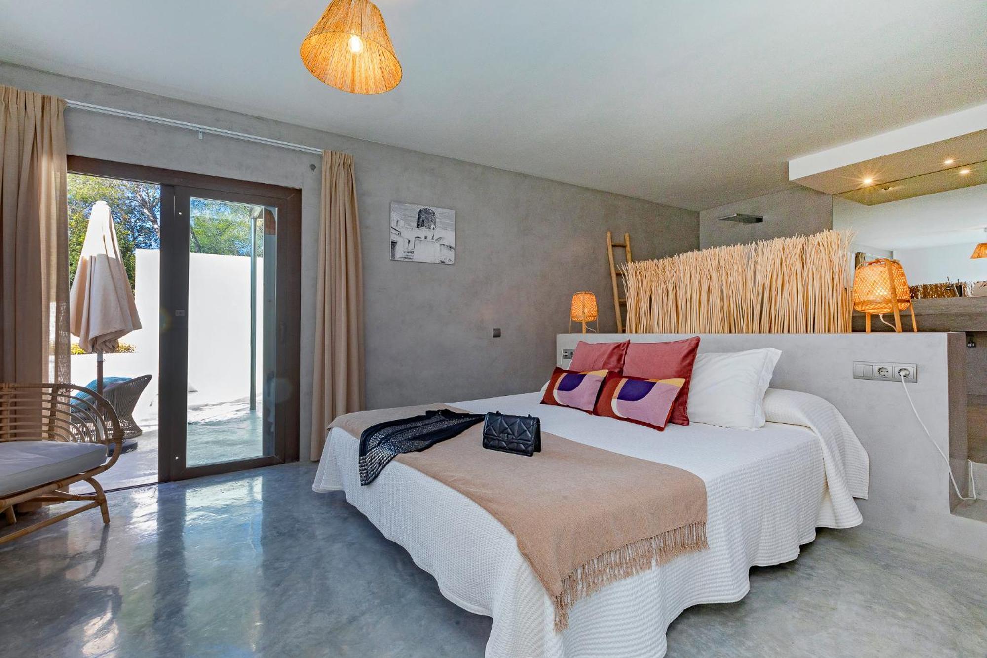 In Cala Salada Sleeps 14 Pousada