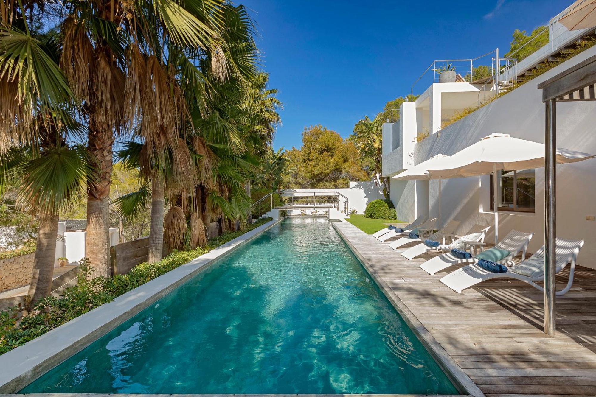 Pousada In Cala Salada Sleeps 14 San Antonio (Ibiza)